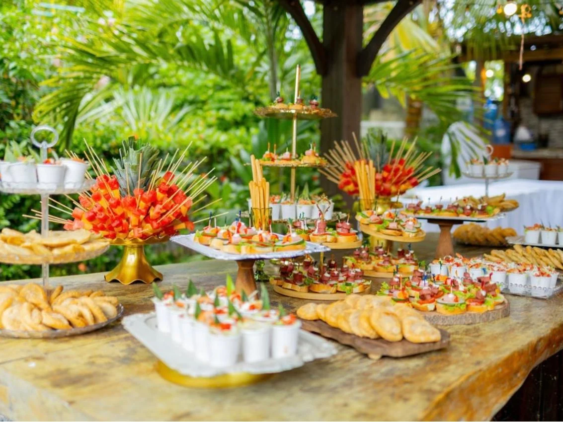 Picadera fría para eventos preparada por Magasin Victoria en Higüey